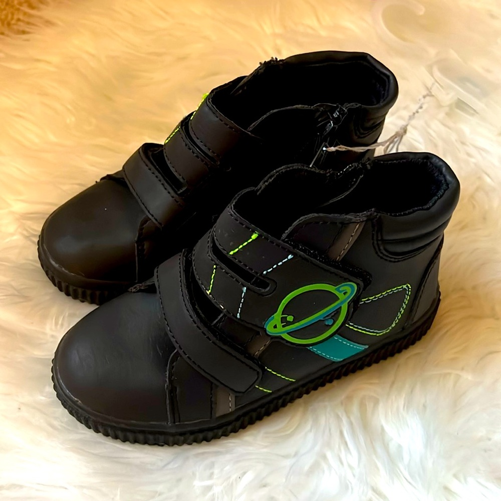 Little boy 👦 shoes